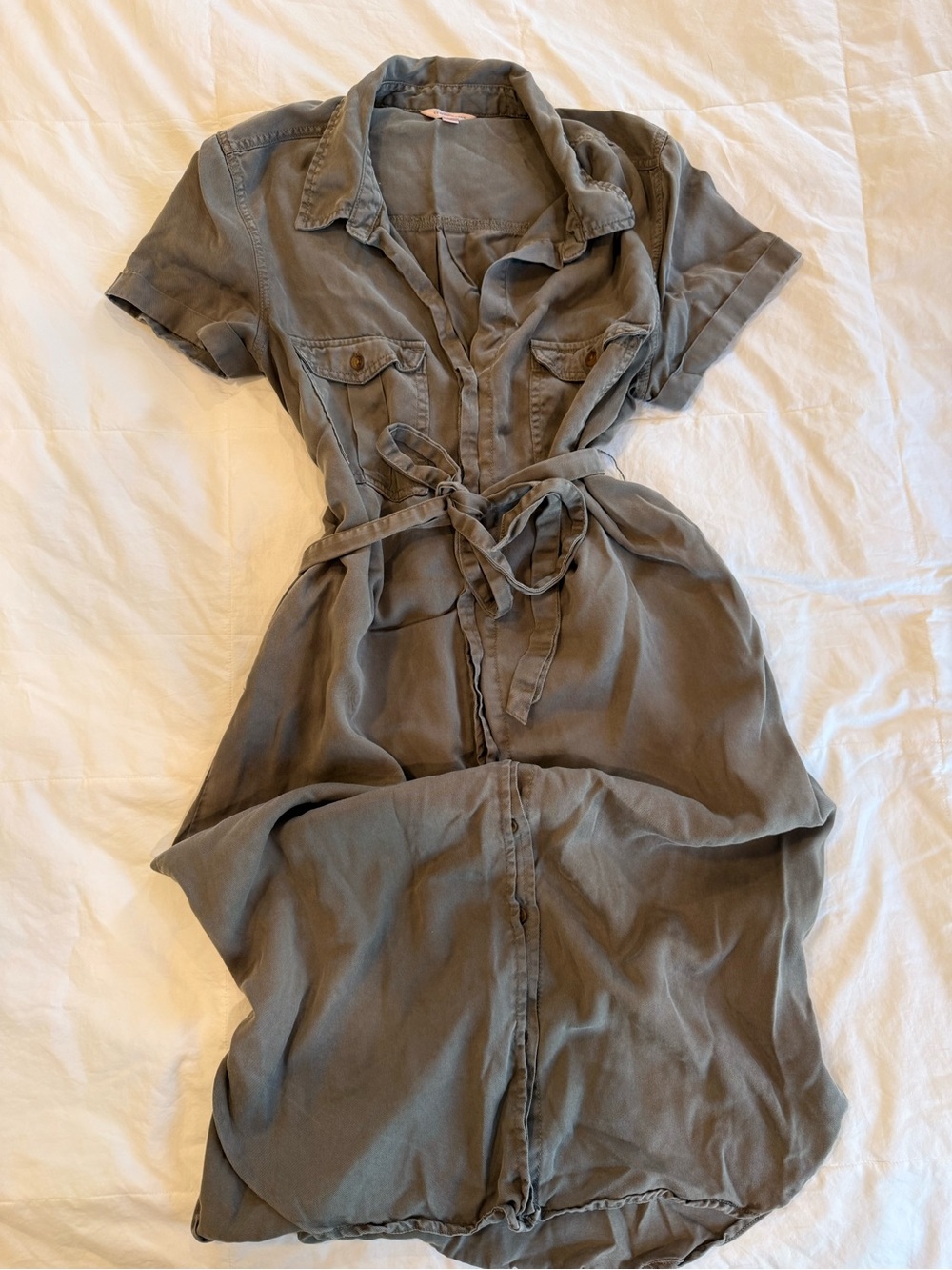 Women's Short-Sleeve Midi Shirt Dress in Olive Gray with Tie Waist
